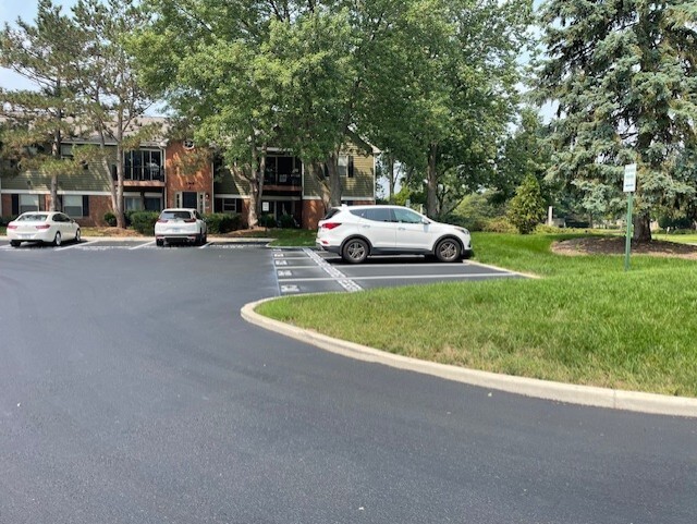 1340 McDowell Road #101, Naperville, IL 60563