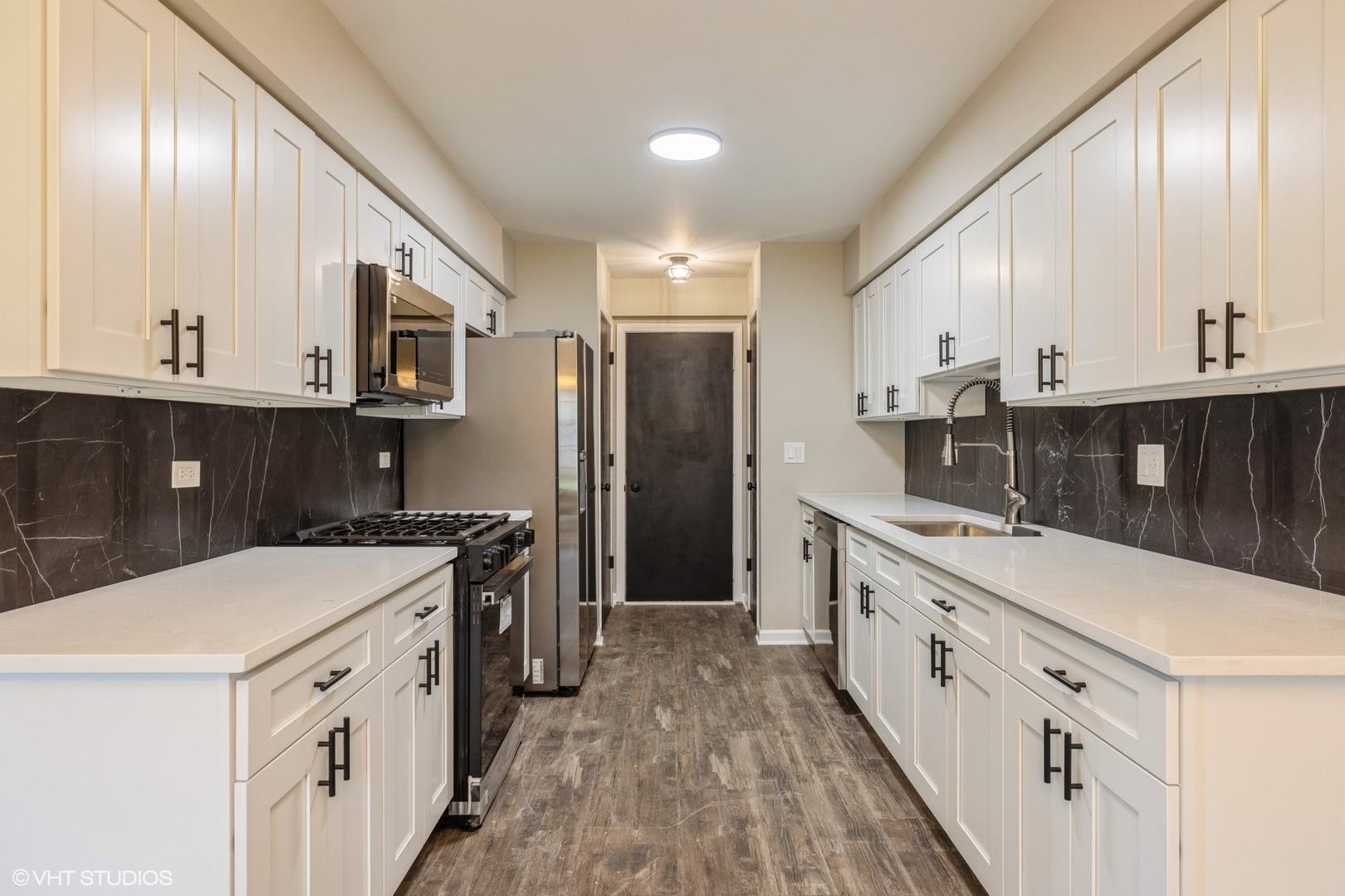 6 W Acorn Lane, Lake In The Hills, IL 60156