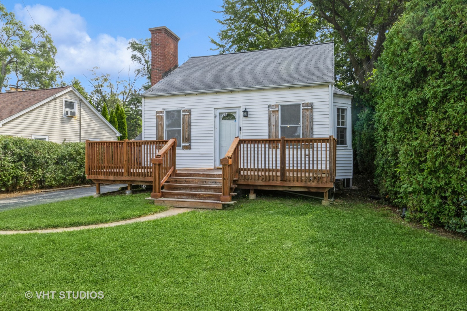 249 N Addison Road, Wood Dale, IL 60191