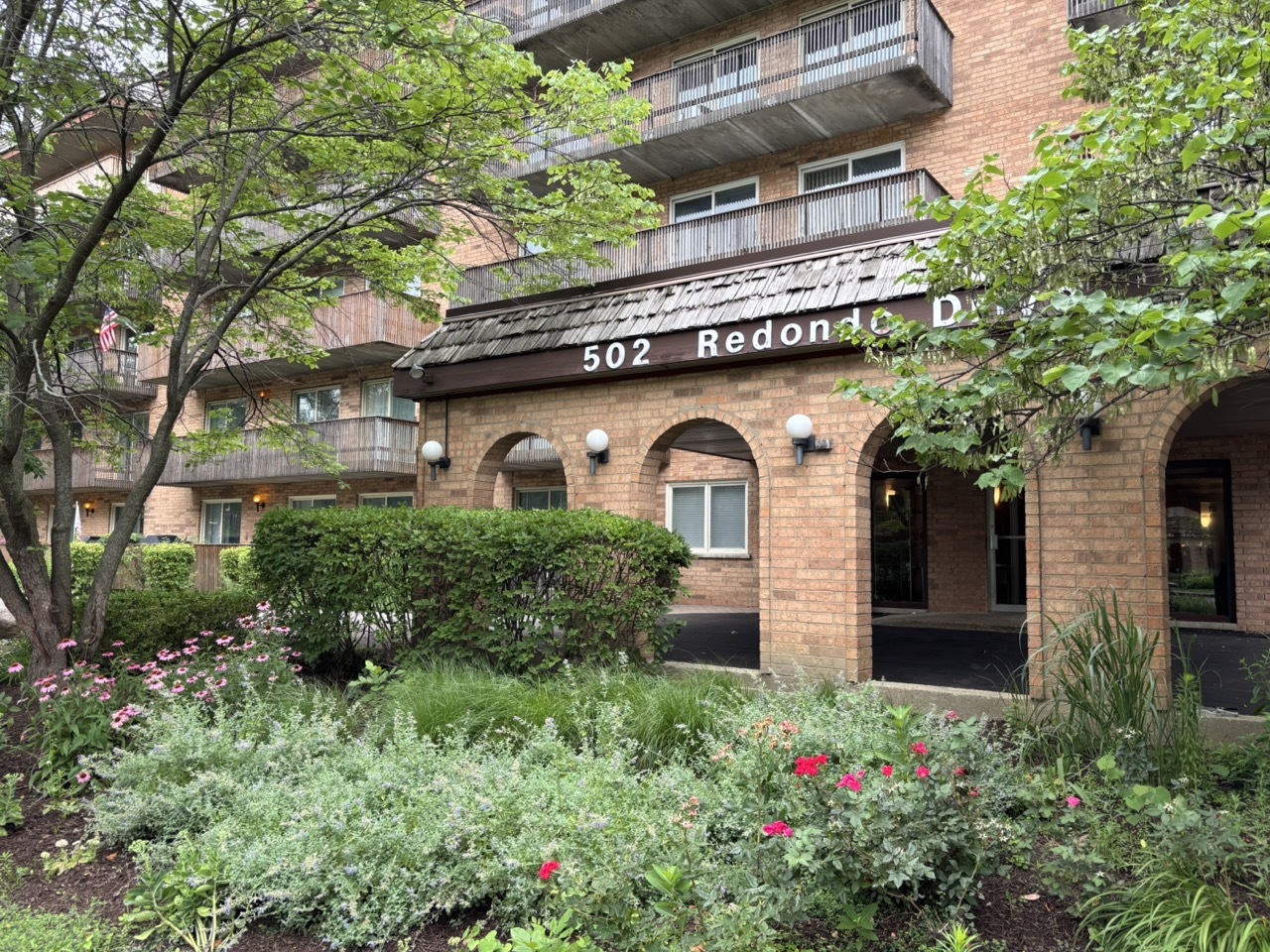 502 Redondo Drive #112, Downers Grove, IL 60516