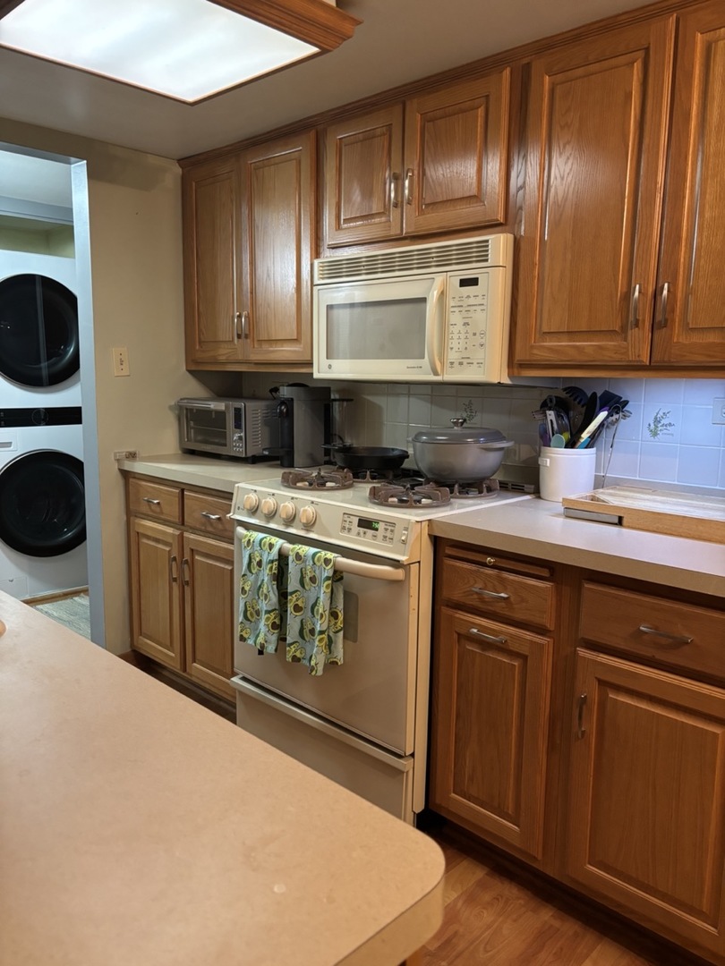 502 Redondo Drive #112, Downers Grove, IL 60516