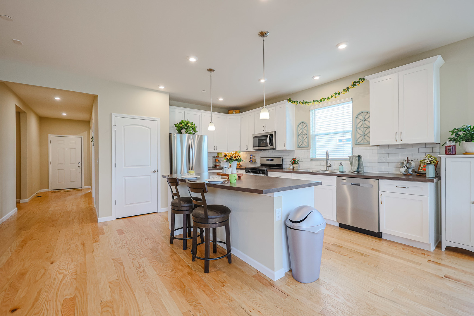 580 N Highlander Way, Addison, IL 60101