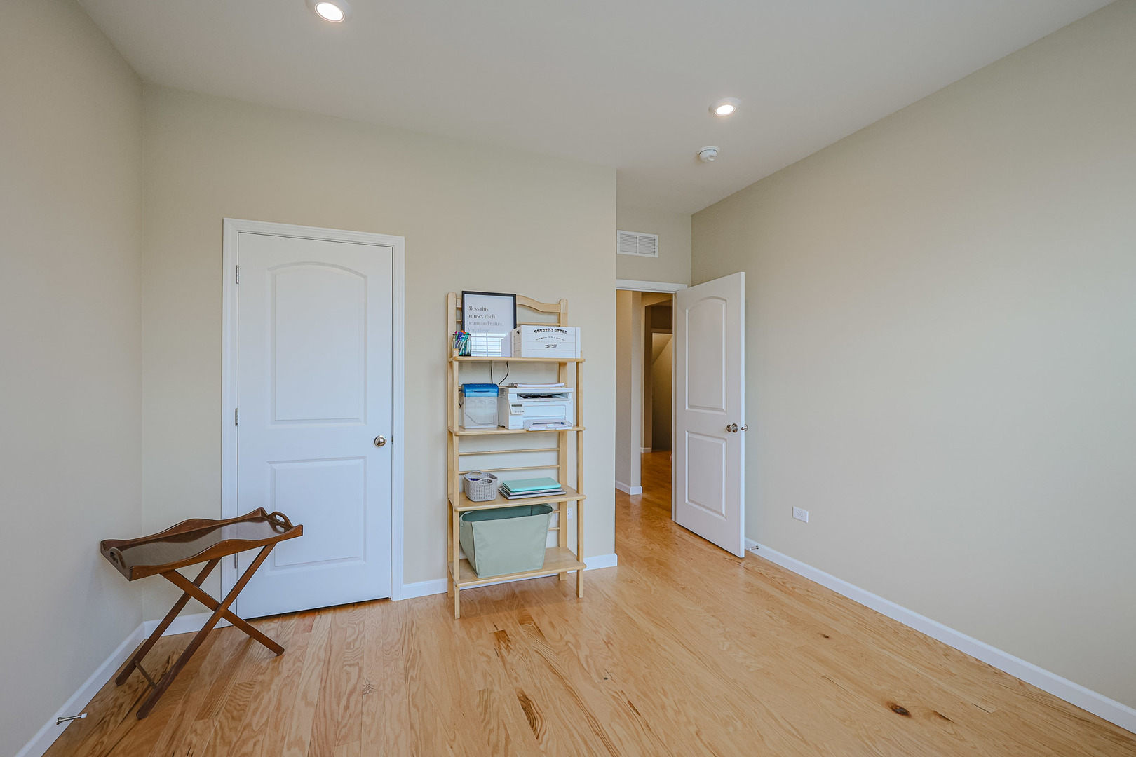 580 N Highlander Way, Addison, IL 60101