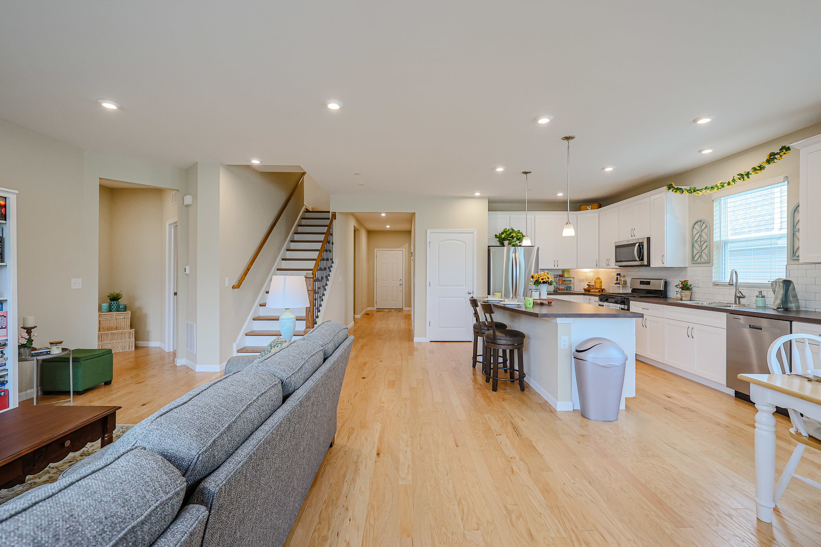 580 N Highlander Way, Addison, IL 60101