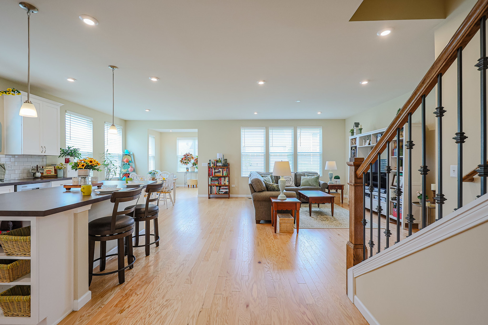 580 N Highlander Way, Addison, IL 60101