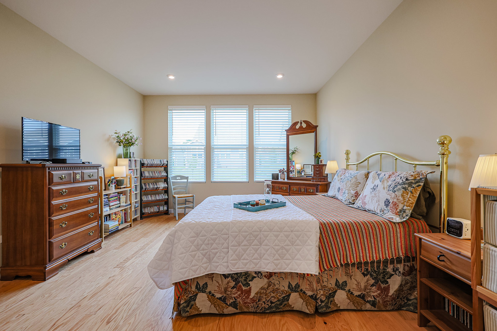 580 N Highlander Way, Addison, IL 60101