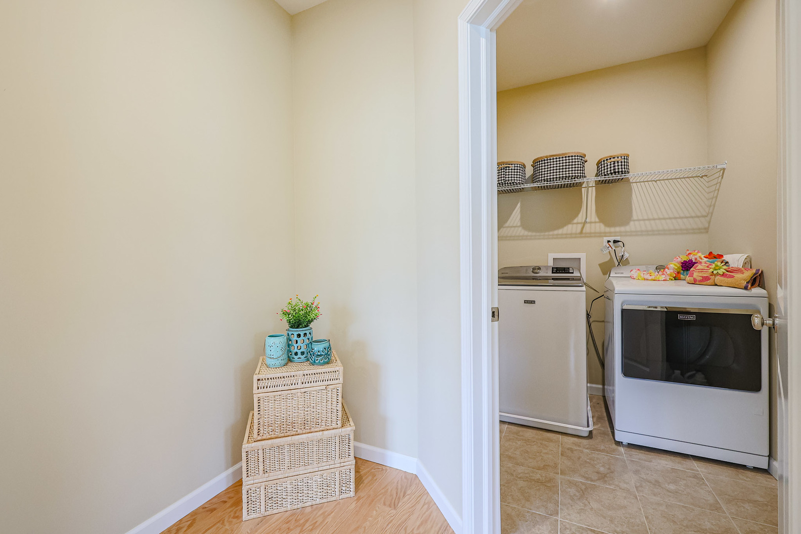 580 N Highlander Way, Addison, IL 60101