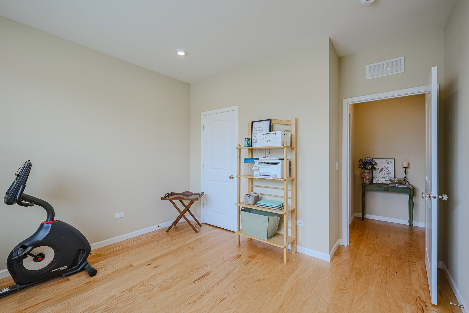 580 N Highlander Way, Addison, IL 60101