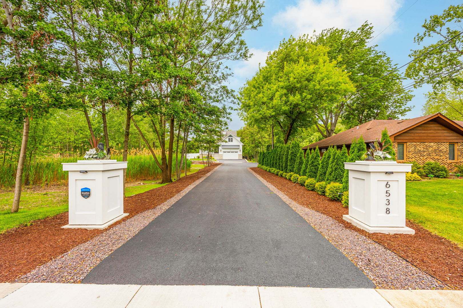 6538 Bentley Avenue, Willowbrook, IL 60527