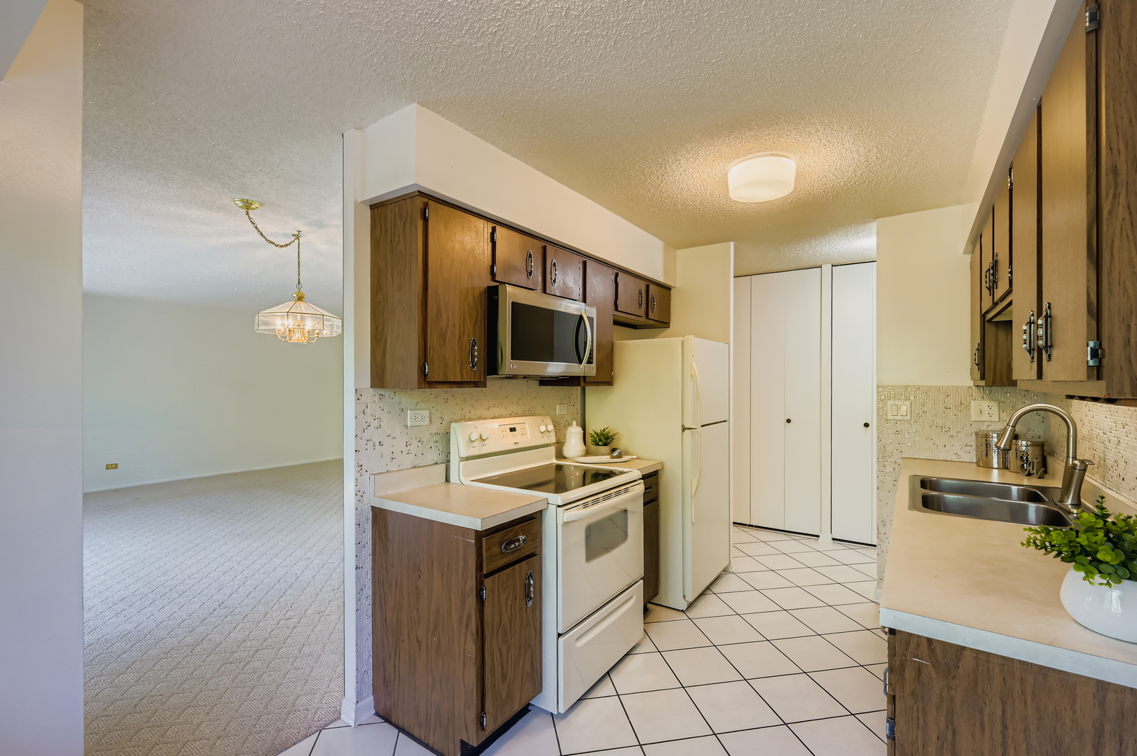 35 S Baybrook Drive #609, Palatine, IL 60074