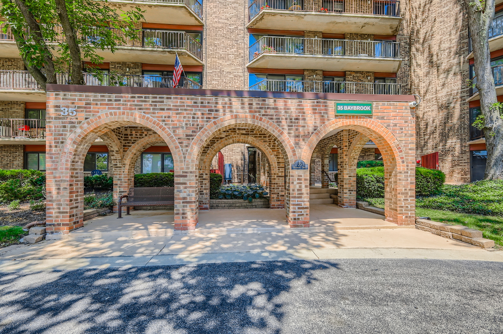 35 S Baybrook Drive #609, Palatine, IL 60074