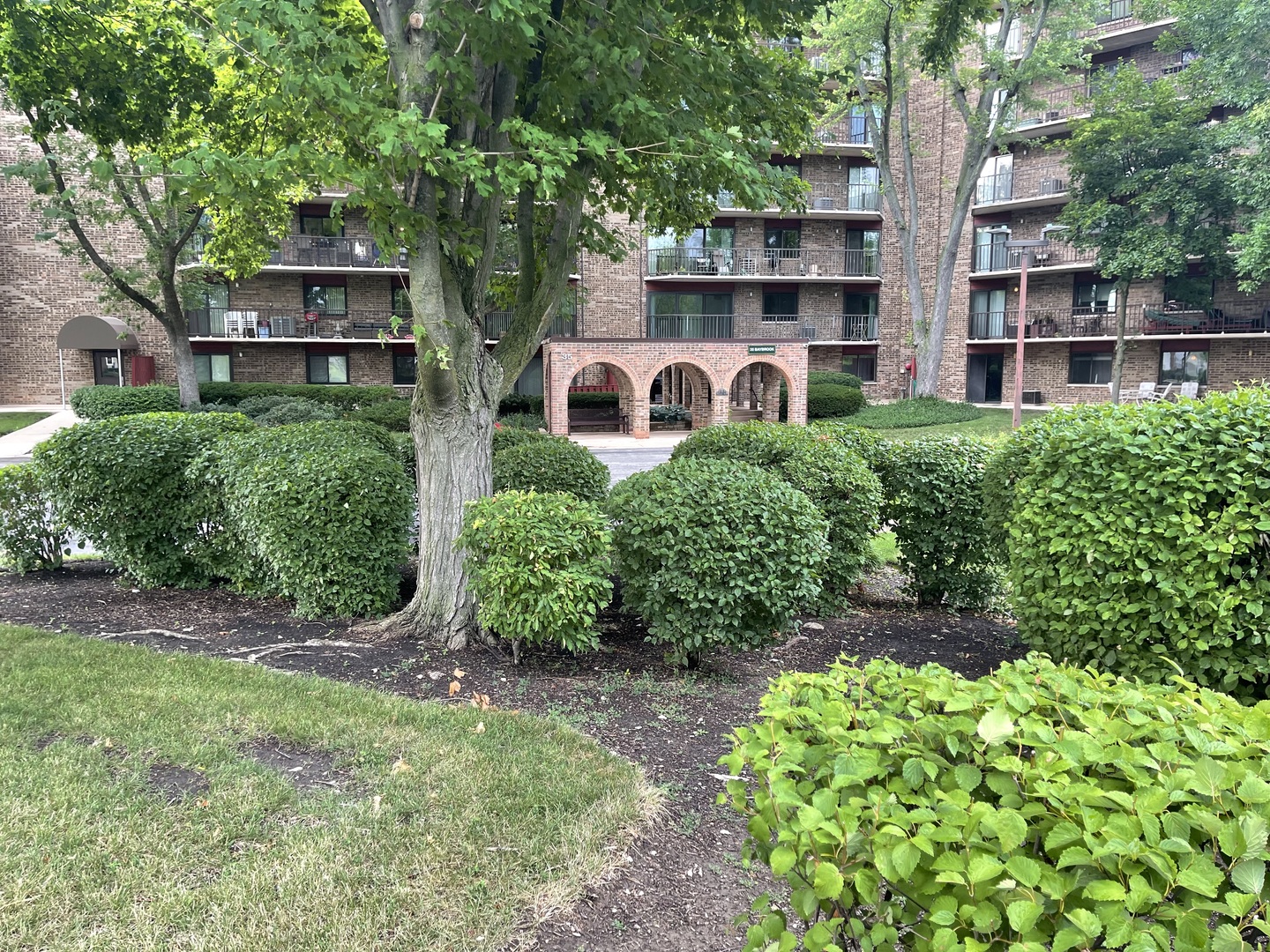 35 S Baybrook Drive #609, Palatine, IL 60074