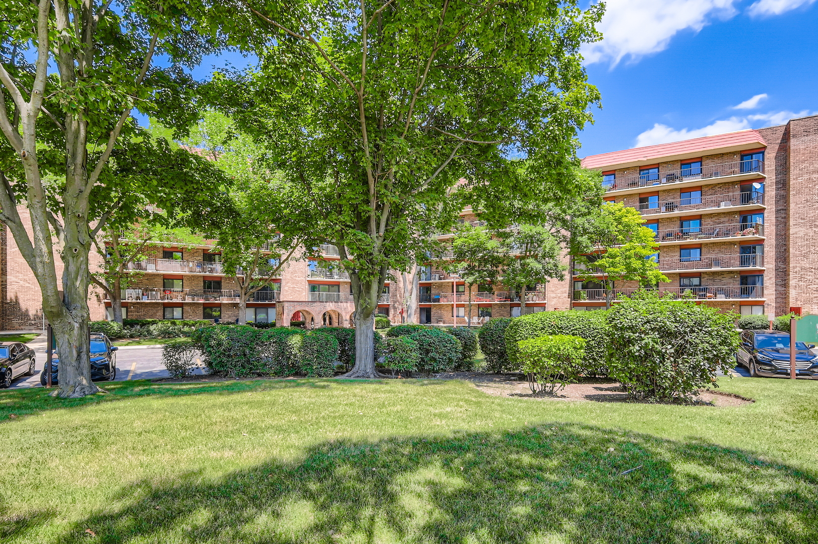 35 S Baybrook Drive #609, Palatine, IL 60074