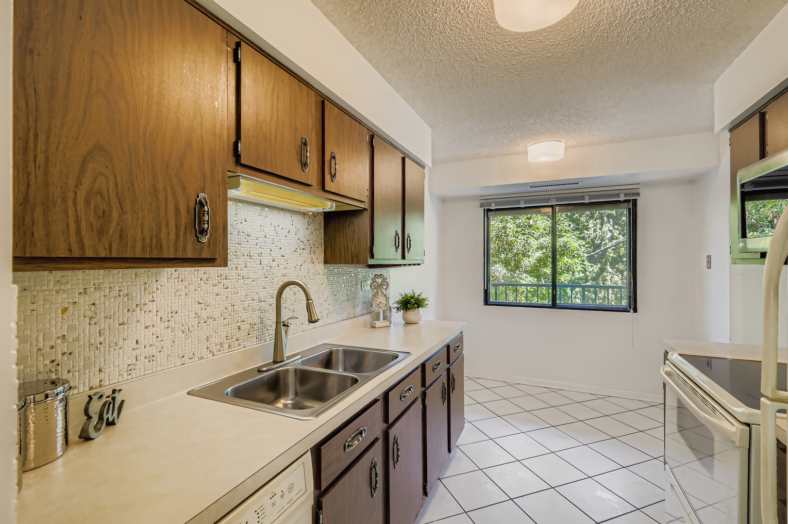 35 S Baybrook Drive #609, Palatine, IL 60074