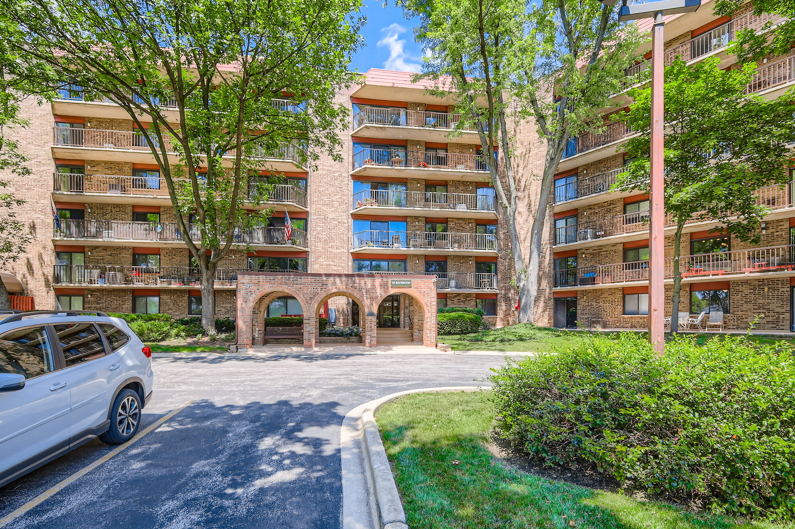 35 S Baybrook Drive #609, Palatine, IL 60074
