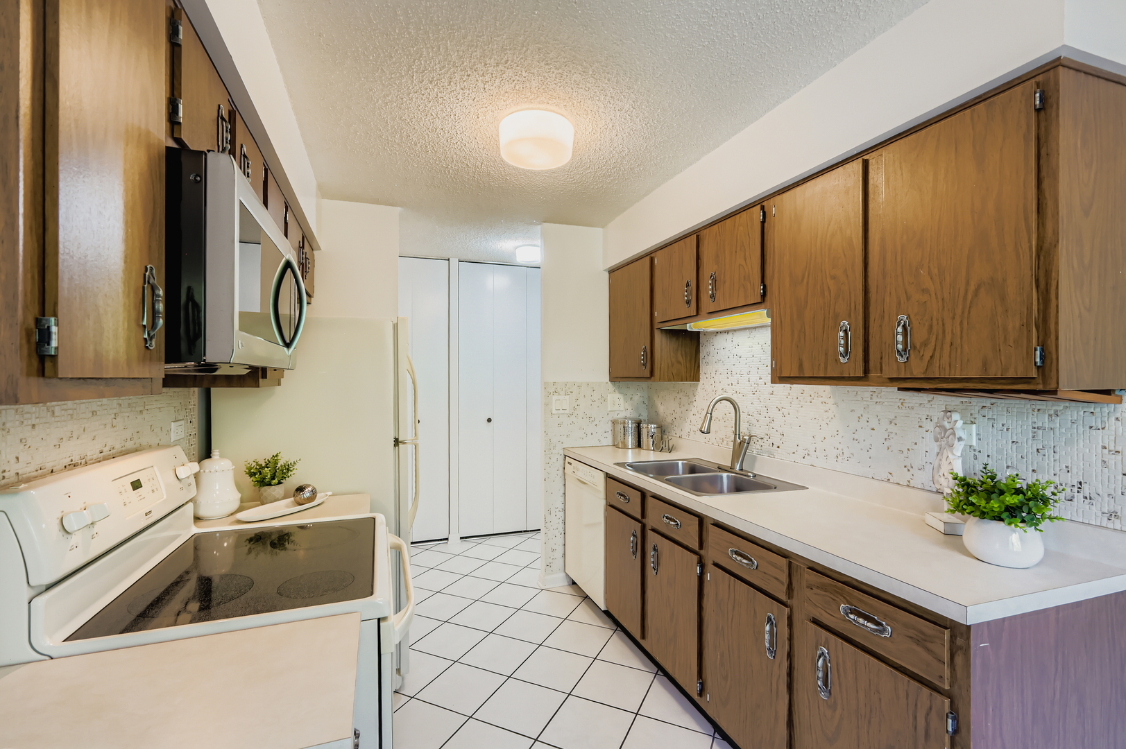 35 S Baybrook Drive #609, Palatine, IL 60074