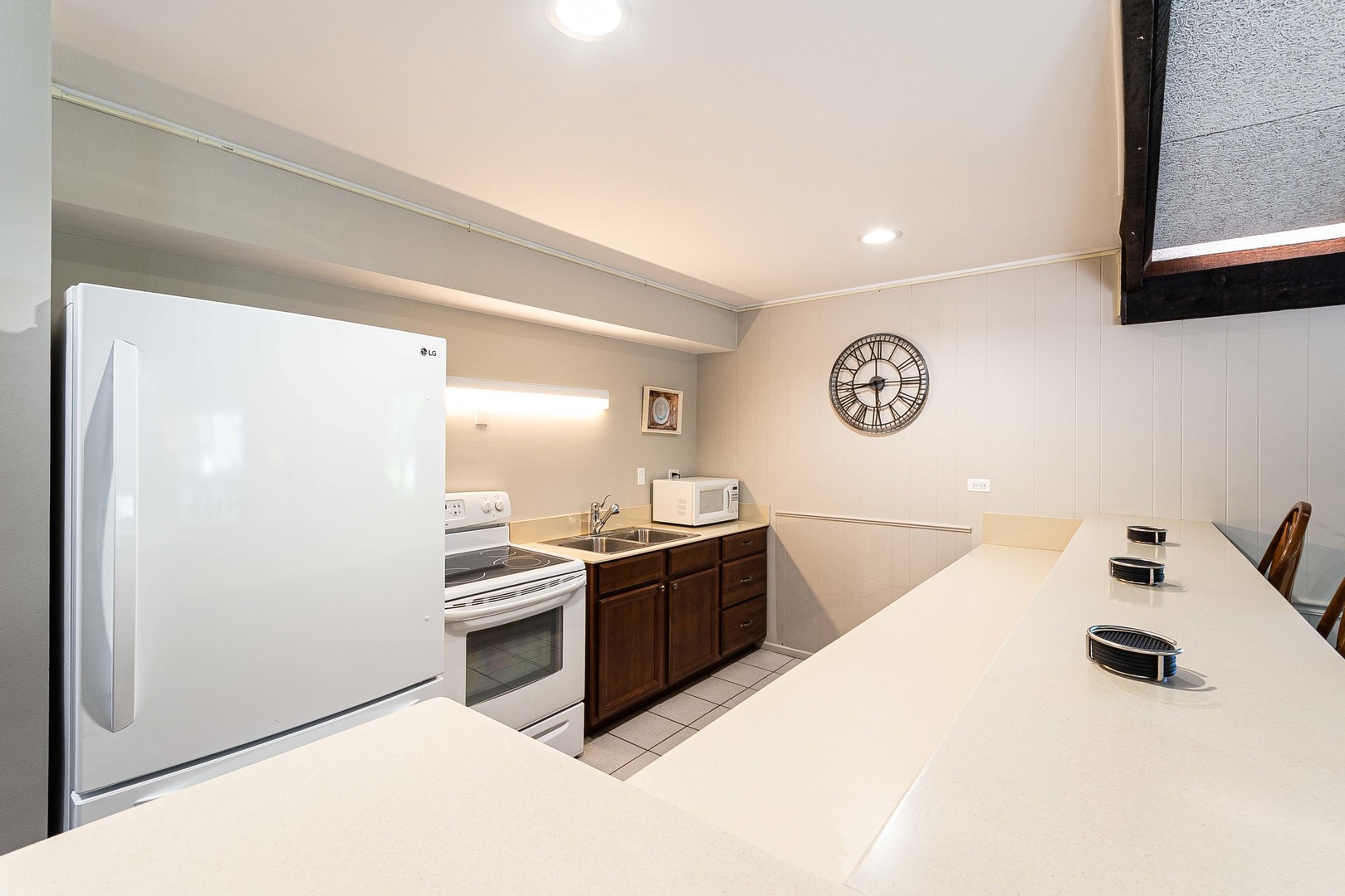 35 S Baybrook Drive #609, Palatine, IL 60074