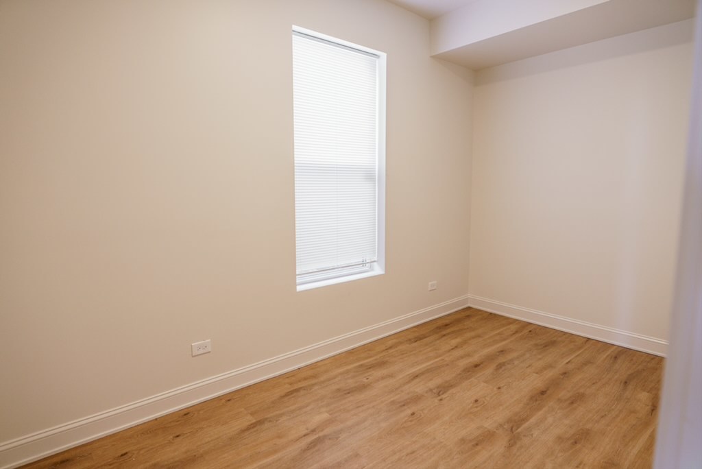 6613 S Vernon Avenue, Chicago, IL 60637
