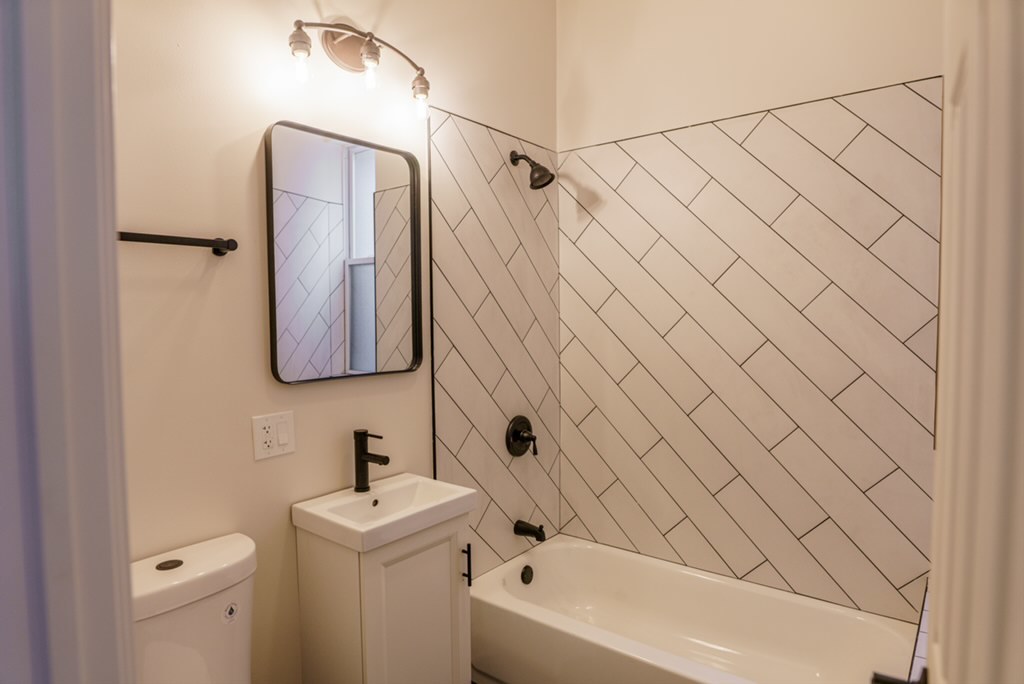 6613 S Vernon Avenue, Chicago, IL 60637
