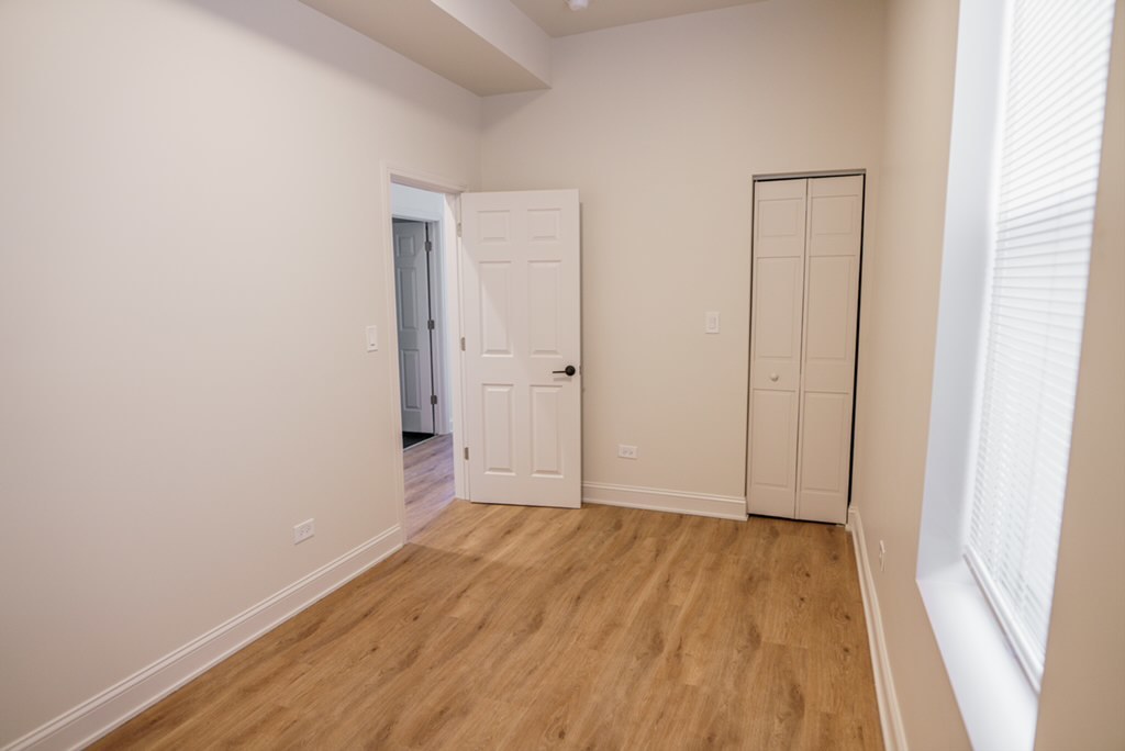 6613 S Vernon Avenue, Chicago, IL 60637