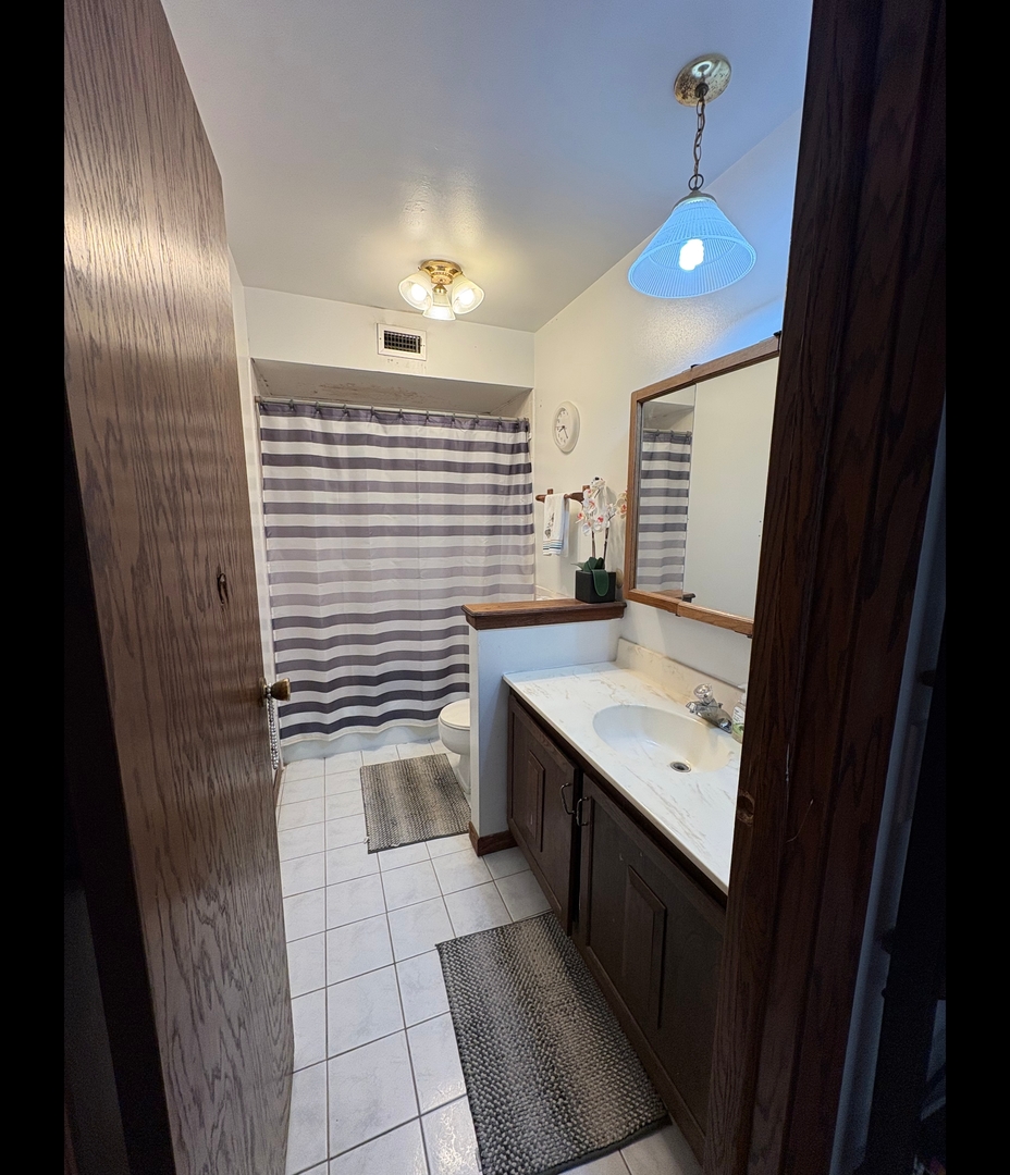 1434 Carol Court #3A, Palatine, IL 60074