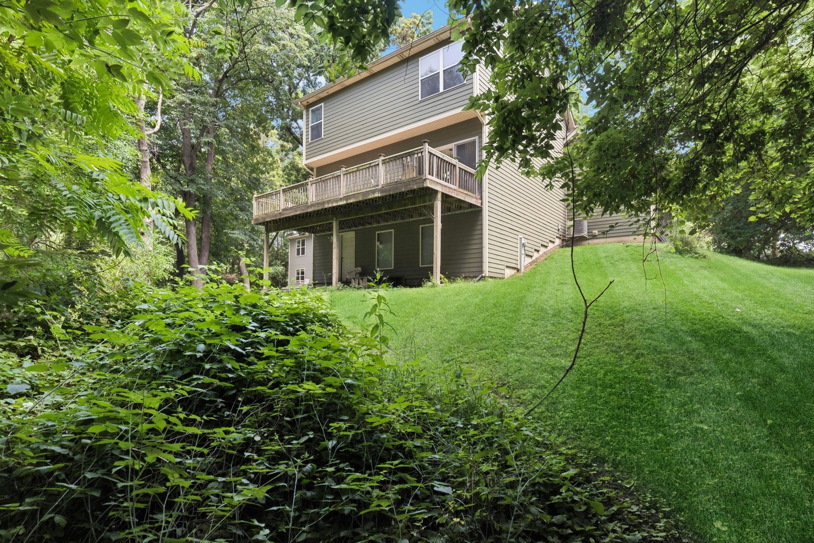140 Forest Avenue, Fox Lake, IL 60020
