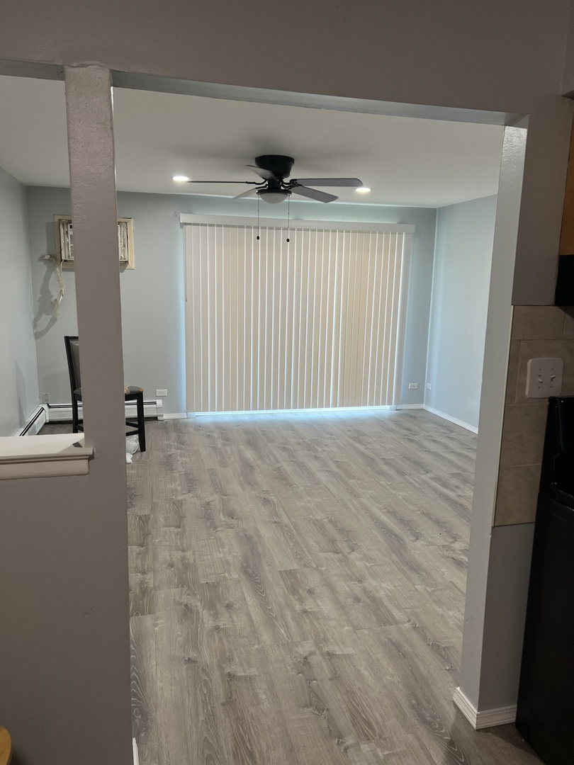 215 S Hale Street #8A, Addison, IL 60101