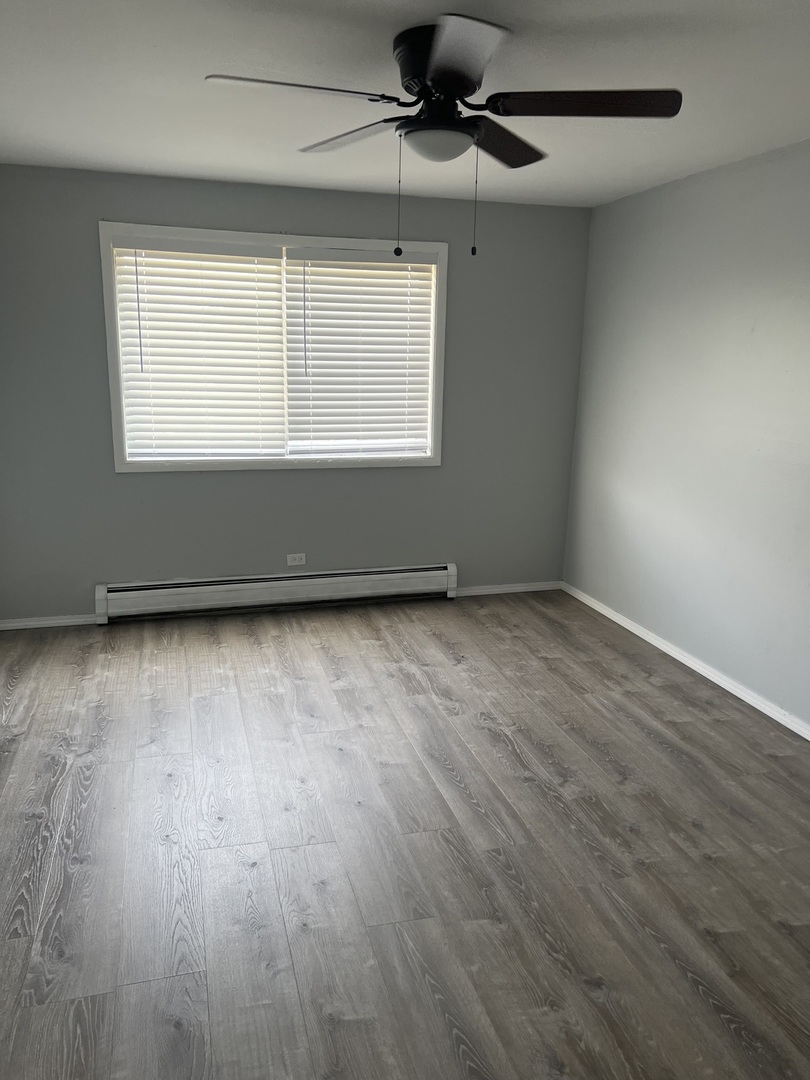 215 S Hale Street #8A, Addison, IL 60101