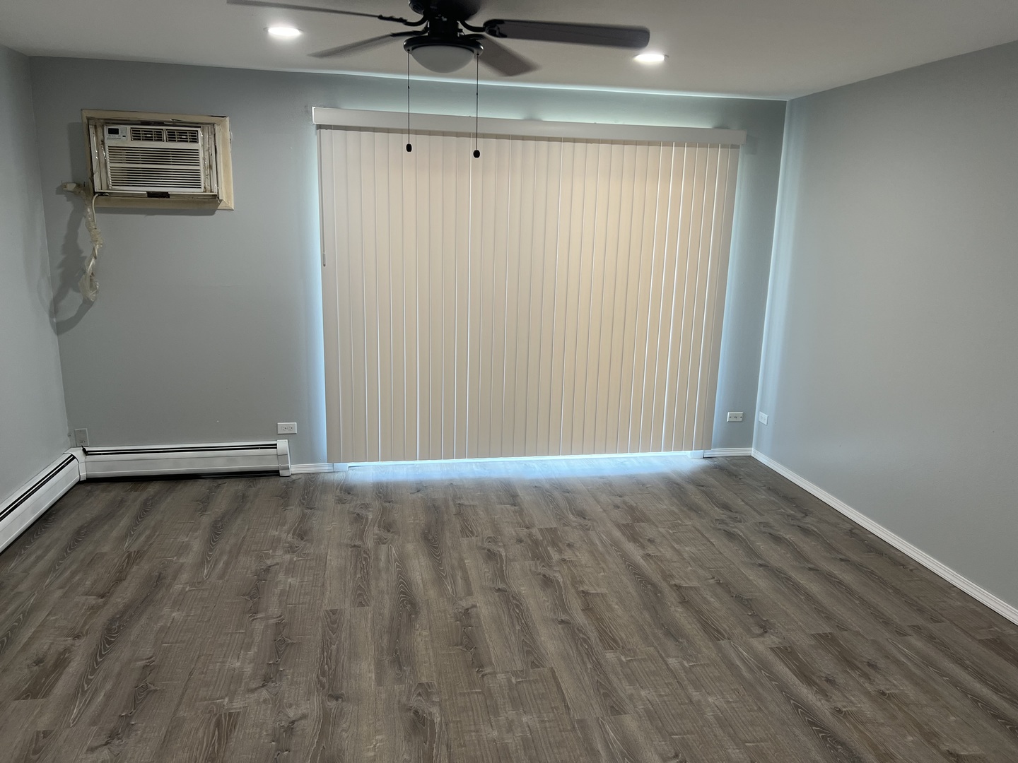 215 S Hale Street #8A, Addison, IL 60101