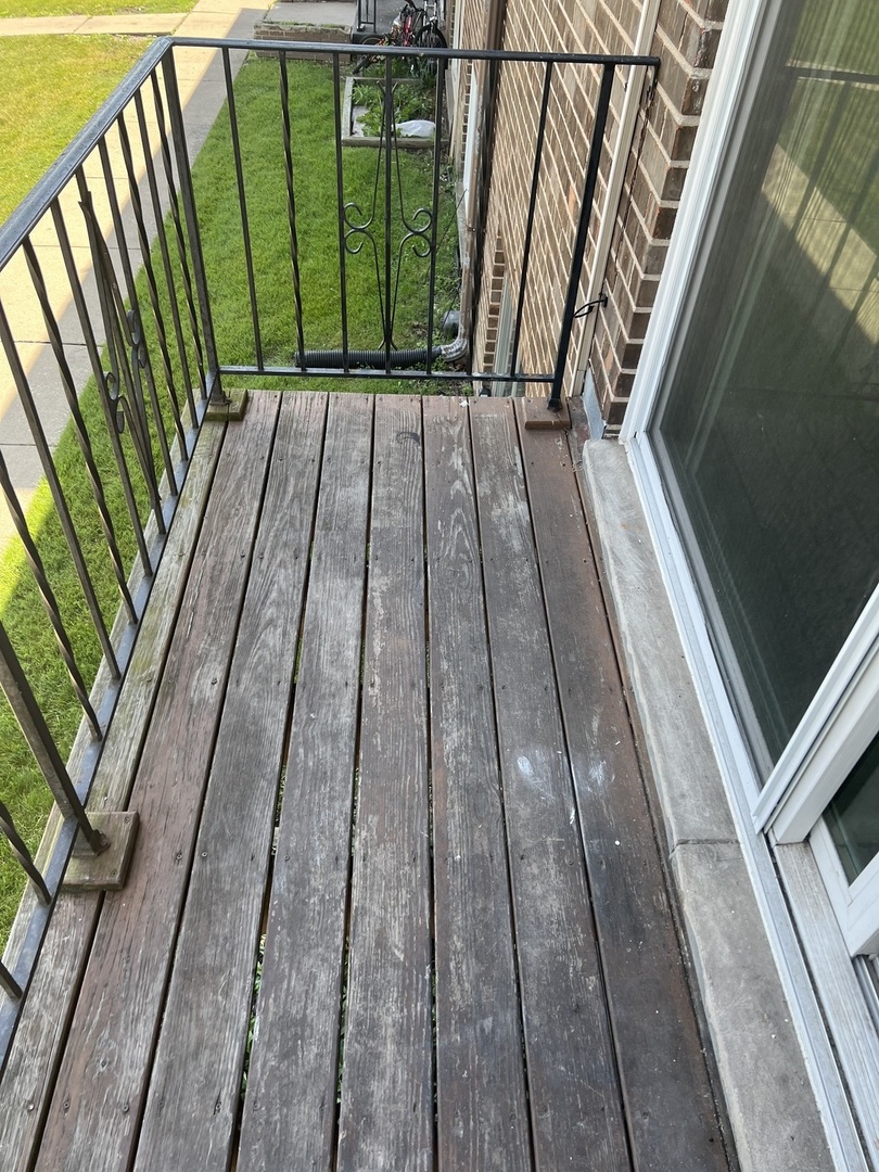 215 S Hale Street #8A, Addison, IL 60101