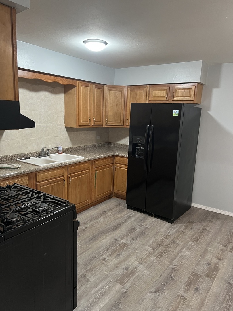 215 S Hale Street #8A, Addison, IL 60101