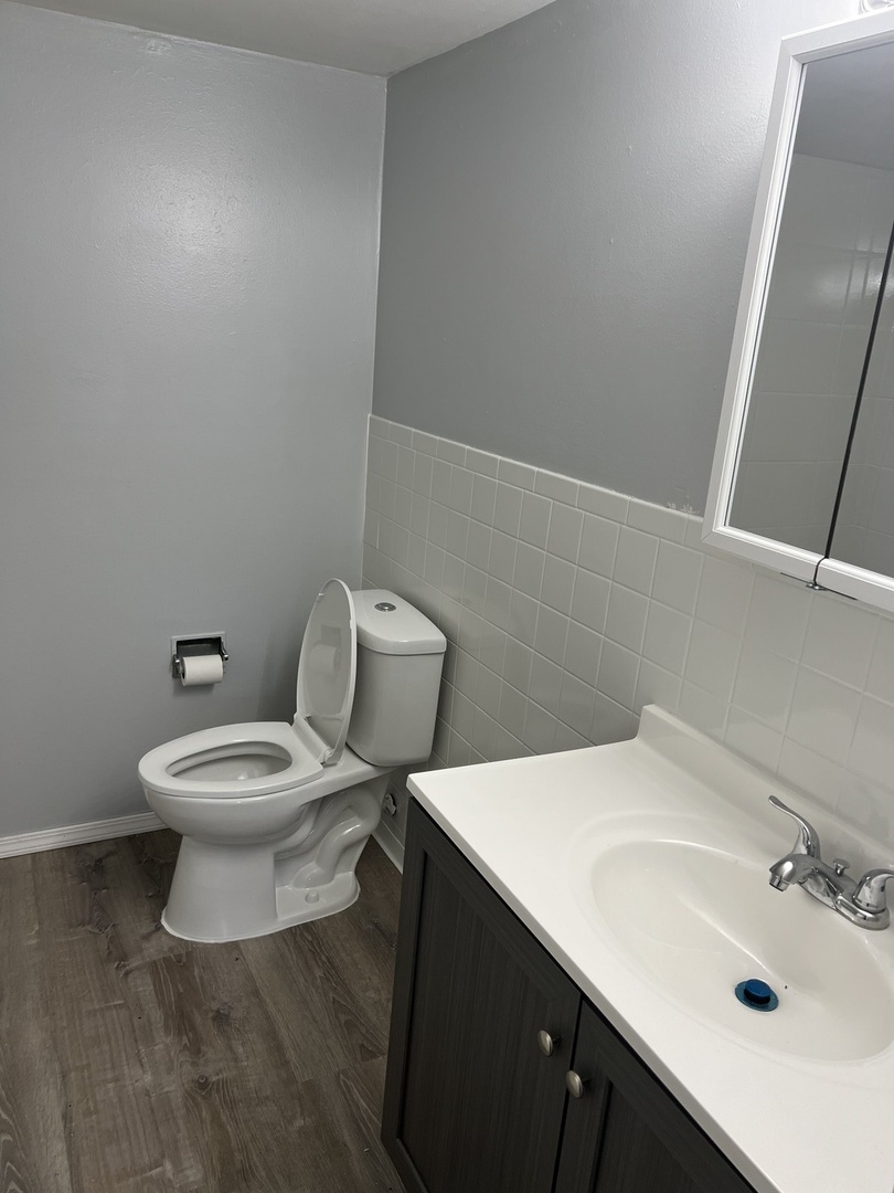 215 S Hale Street #8A, Addison, IL 60101