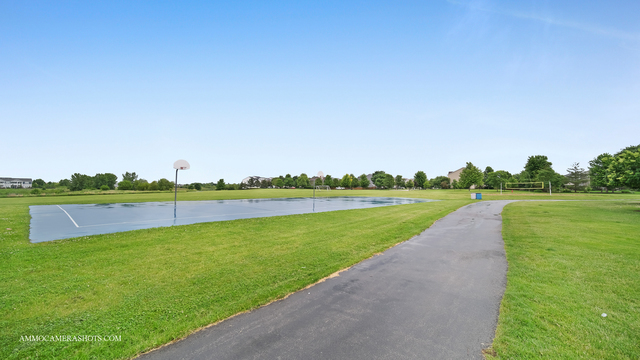 388 Chesapeake Lane, Oswego, IL 60543