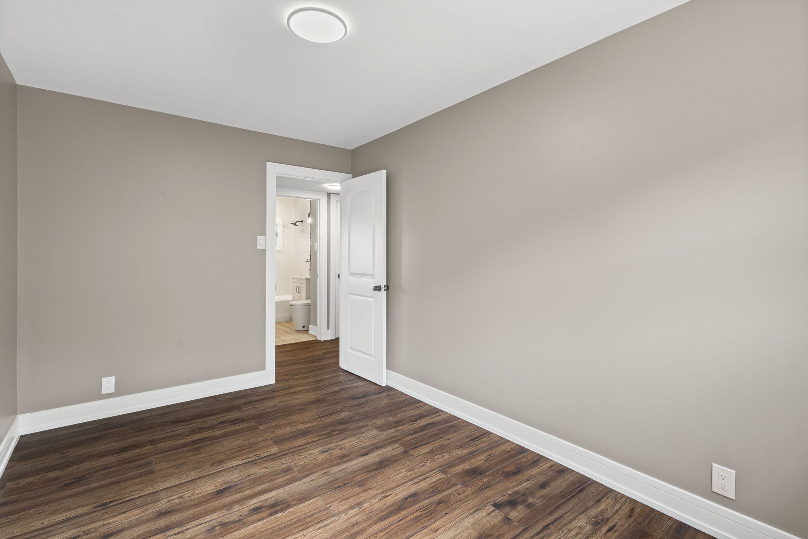 3112 W Whipple Drive, Merrionette Park, IL 60803