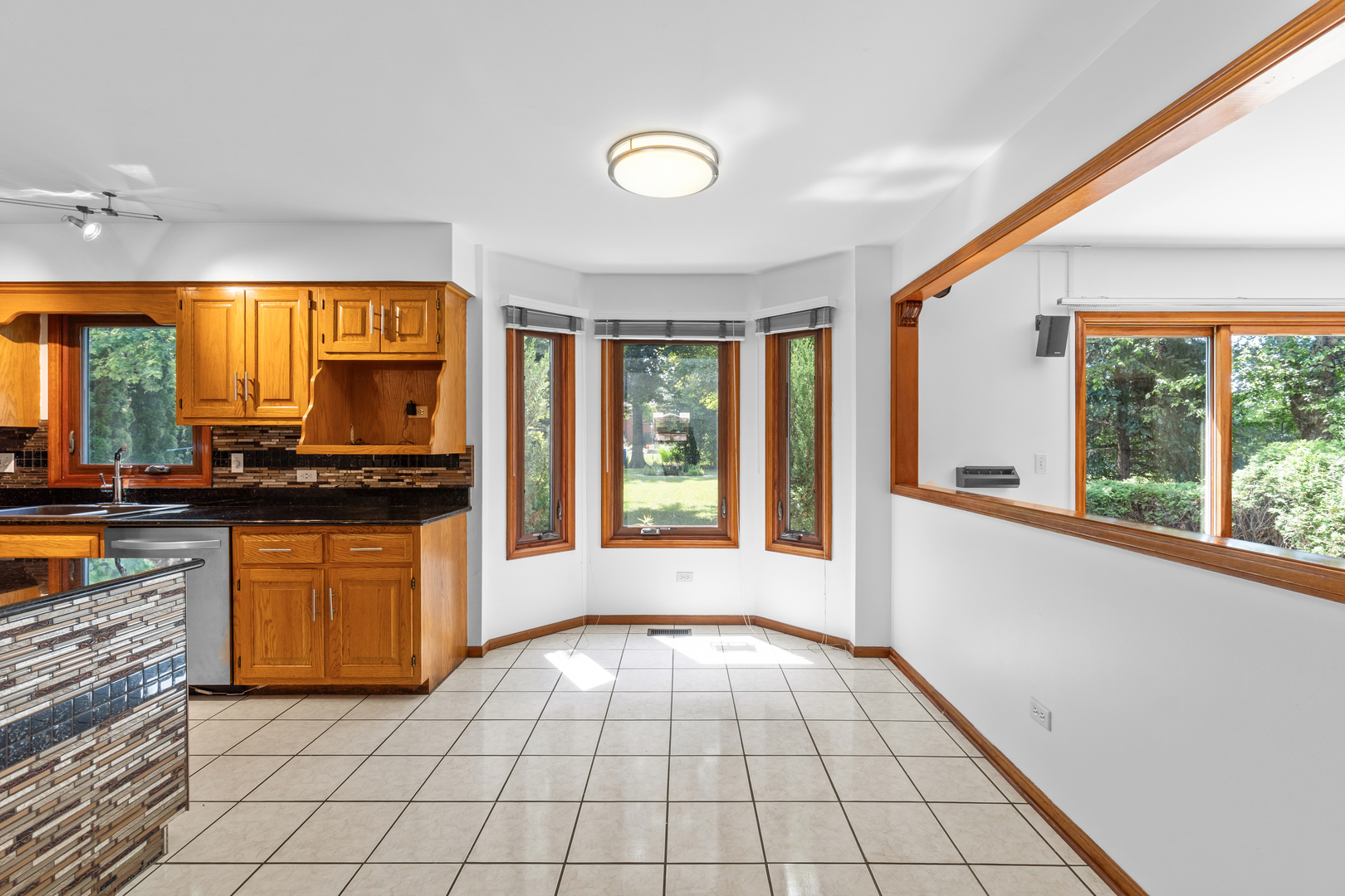 130 Hill Court, West Chicago, IL 60185