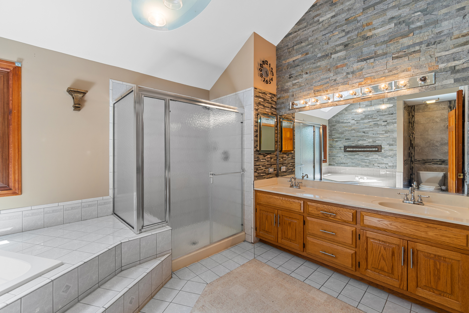 130 Hill Court, West Chicago, IL 60185