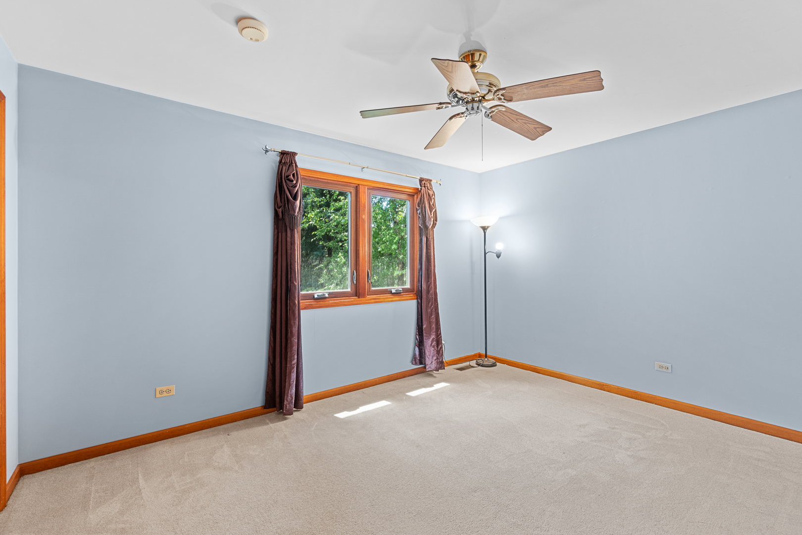 130 Hill Court, West Chicago, IL 60185