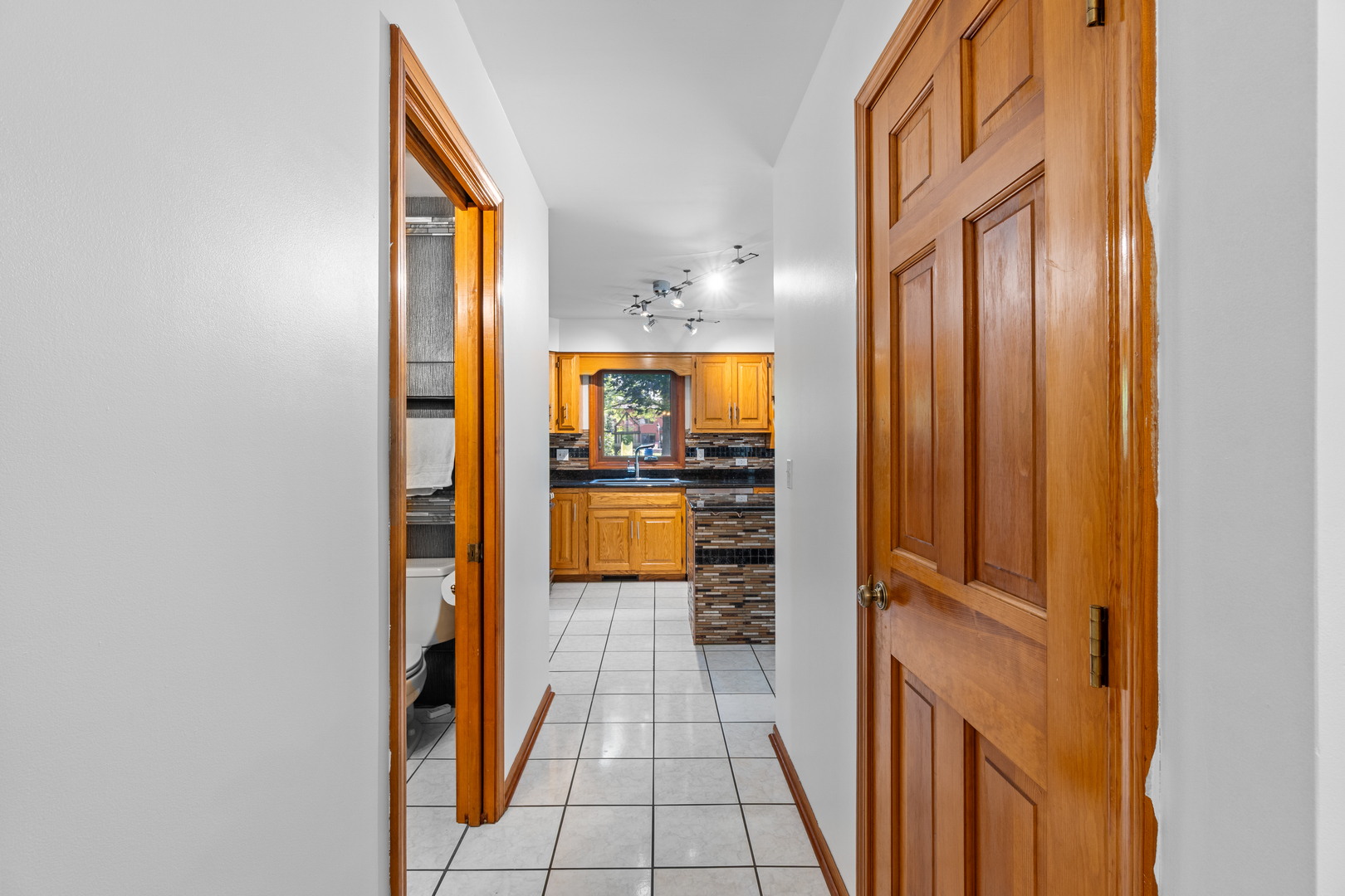 130 Hill Court, West Chicago, IL 60185