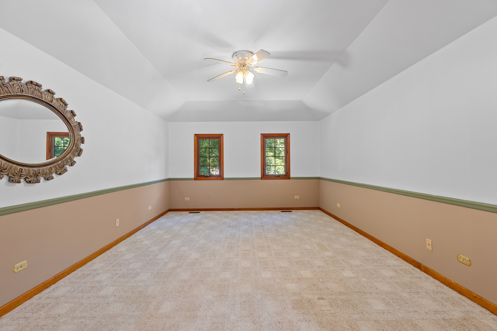 130 Hill Court, West Chicago, IL 60185