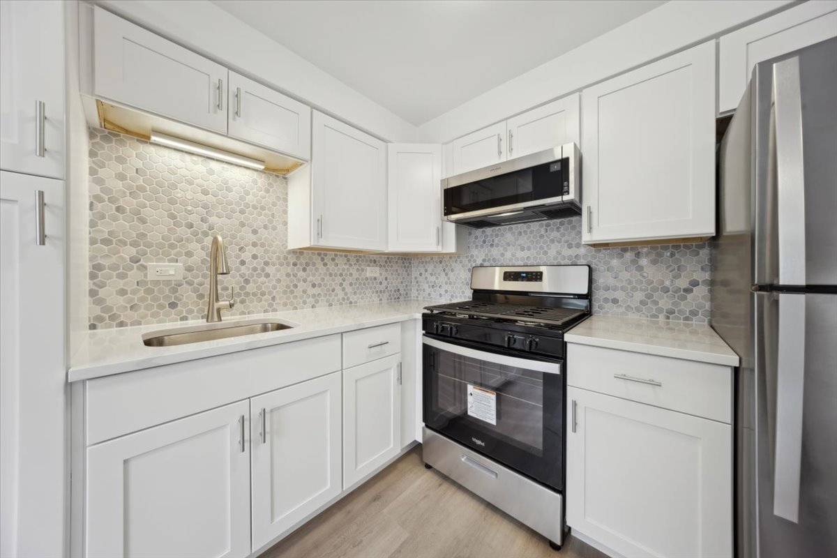 6357 W ADDISON Street #GSE, Chicago, IL 60634
