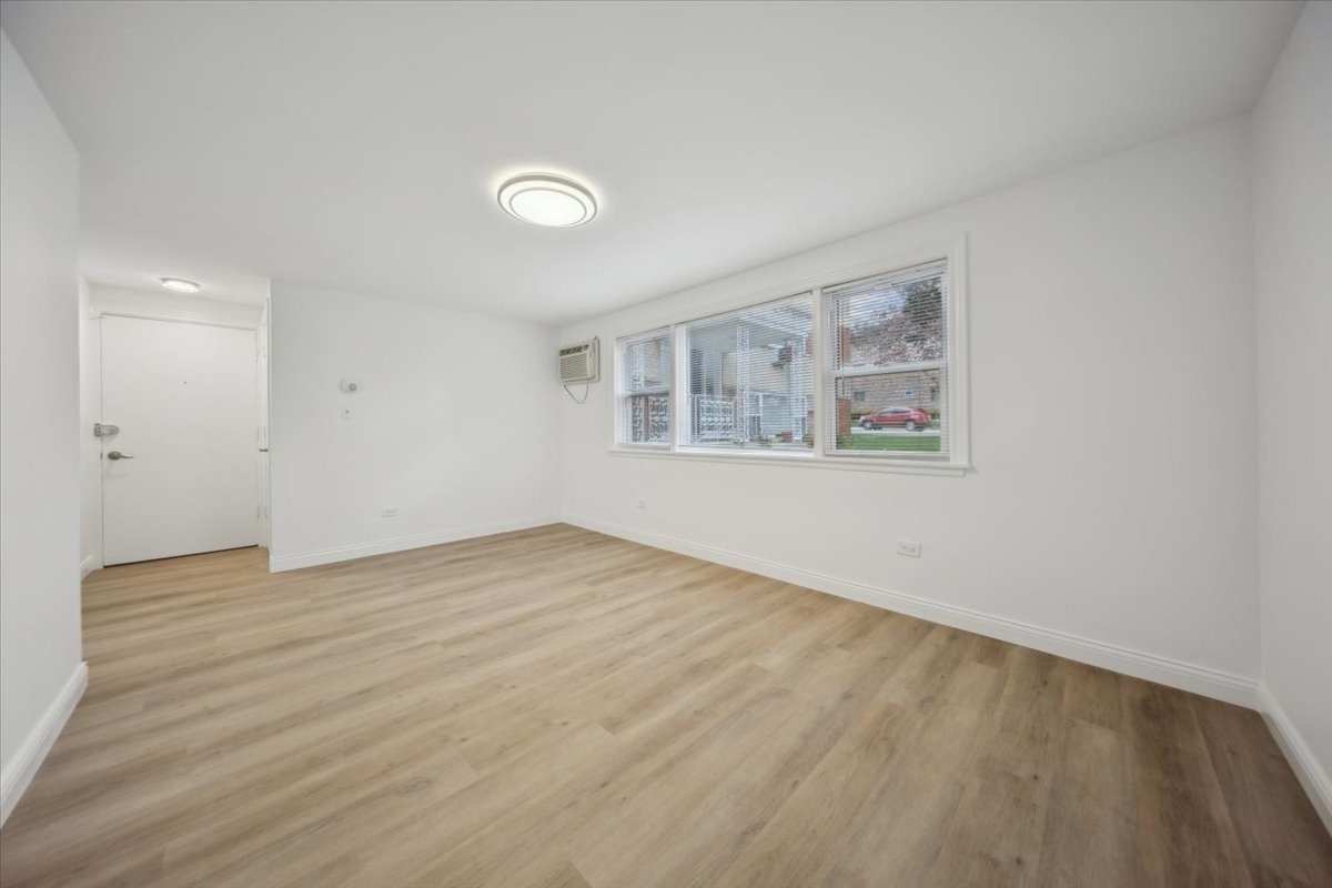 6357 W ADDISON Street #GSE, Chicago, IL 60634