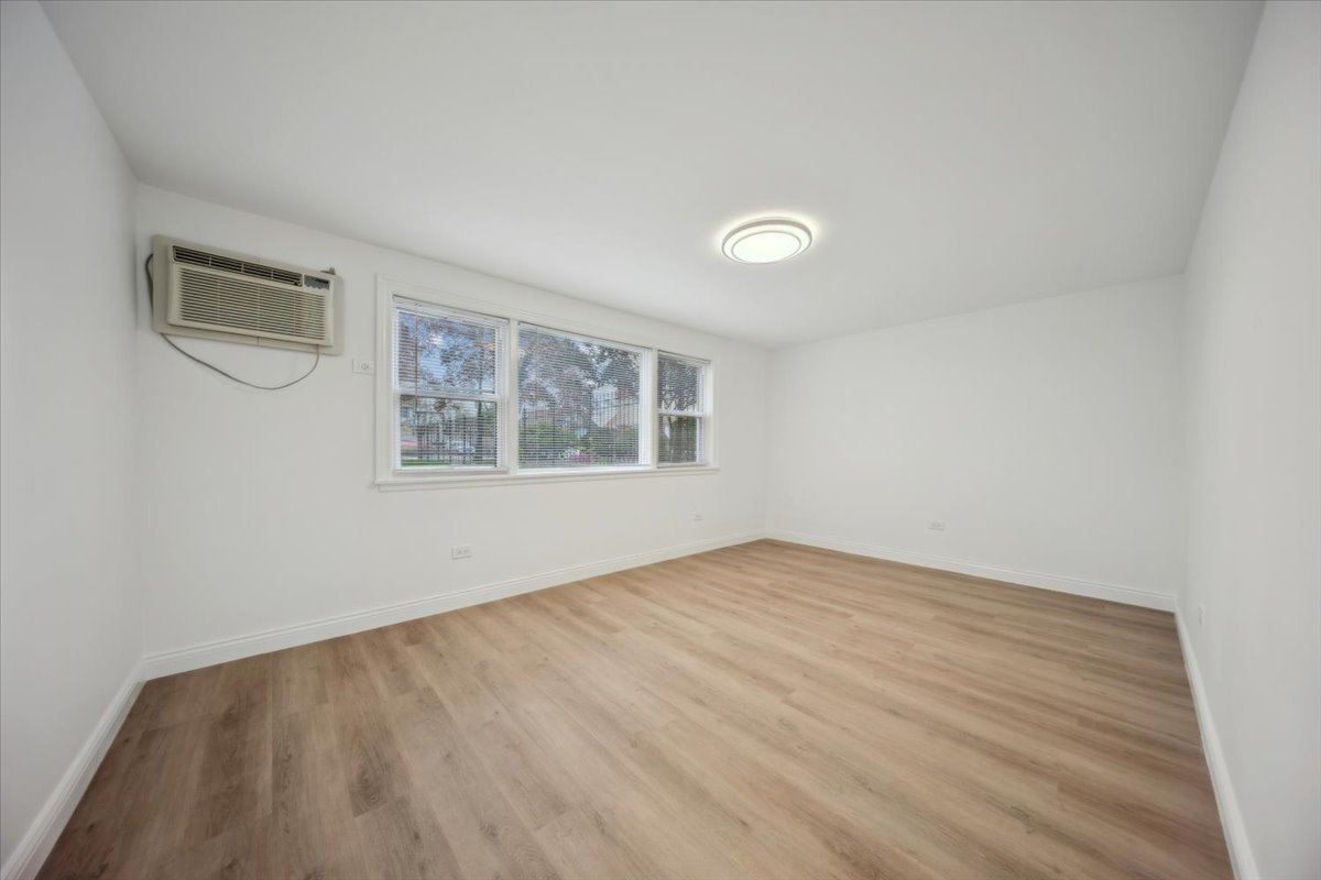 6357 W ADDISON Street #GSE, Chicago, IL 60634