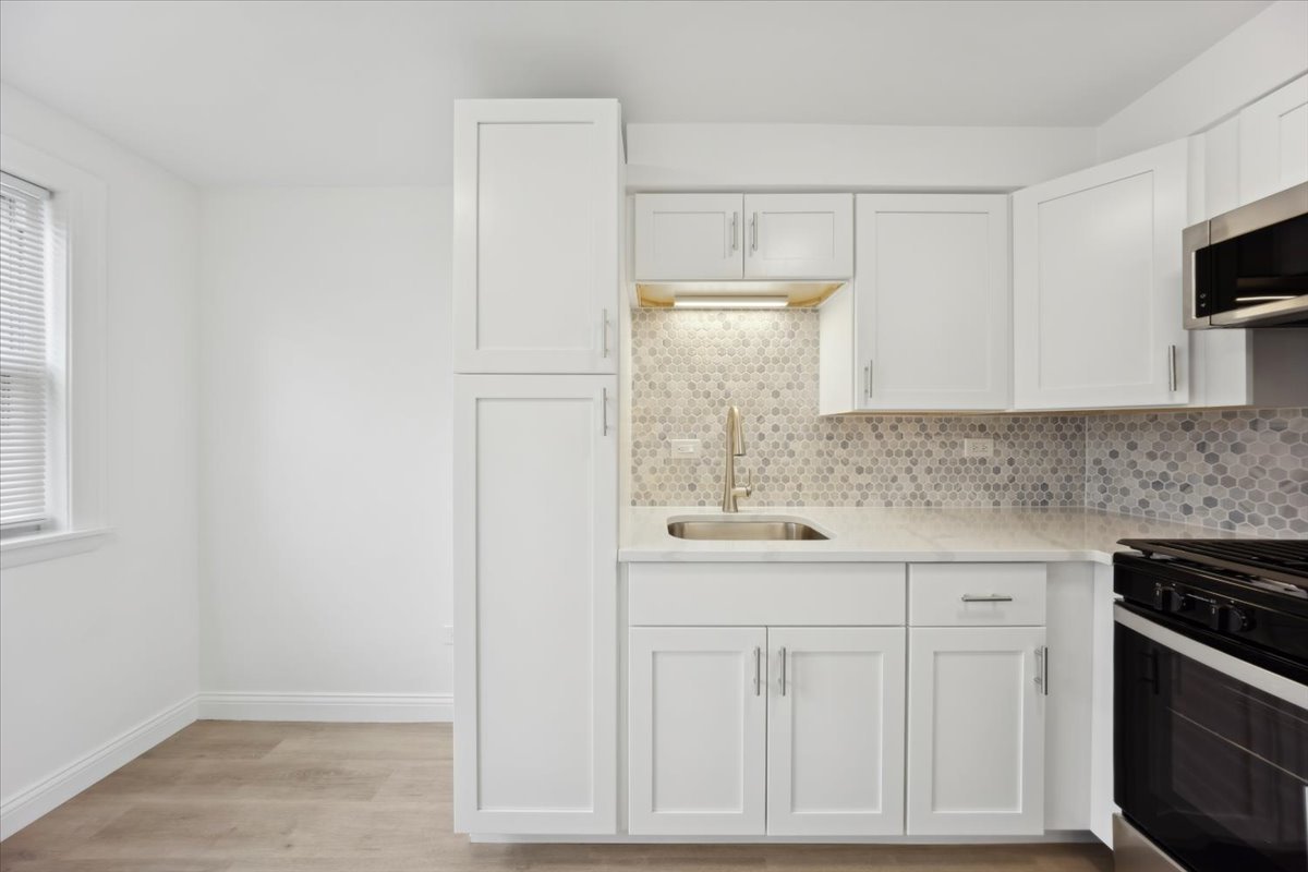 6357 W ADDISON Street #GSE, Chicago, IL 60634