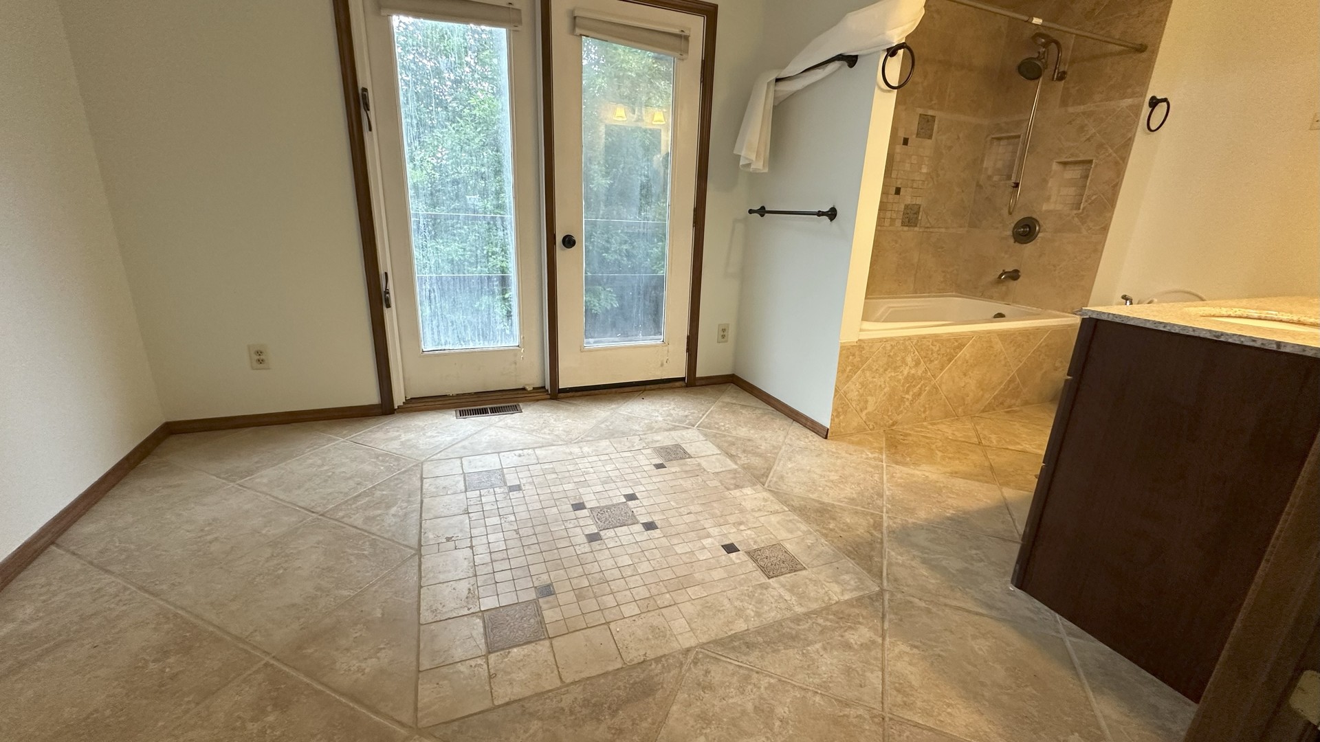 40 Ashlawn Avenue, Oswego, IL 60543