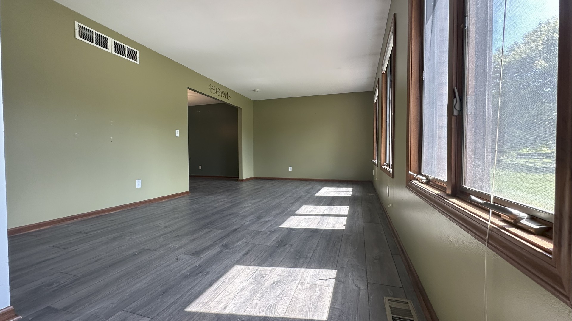 40 Ashlawn Avenue, Oswego, IL 60543