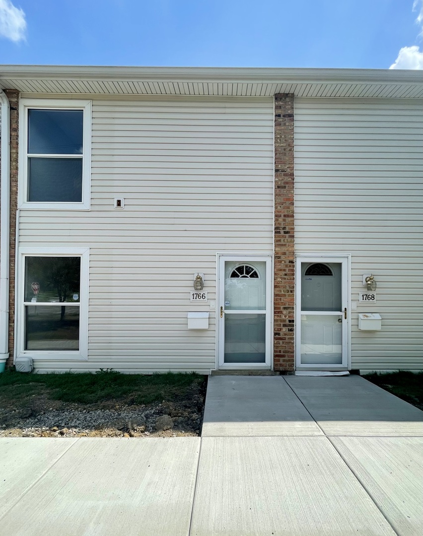 1766 Hassell Road, Hoffman Estates, IL 60169