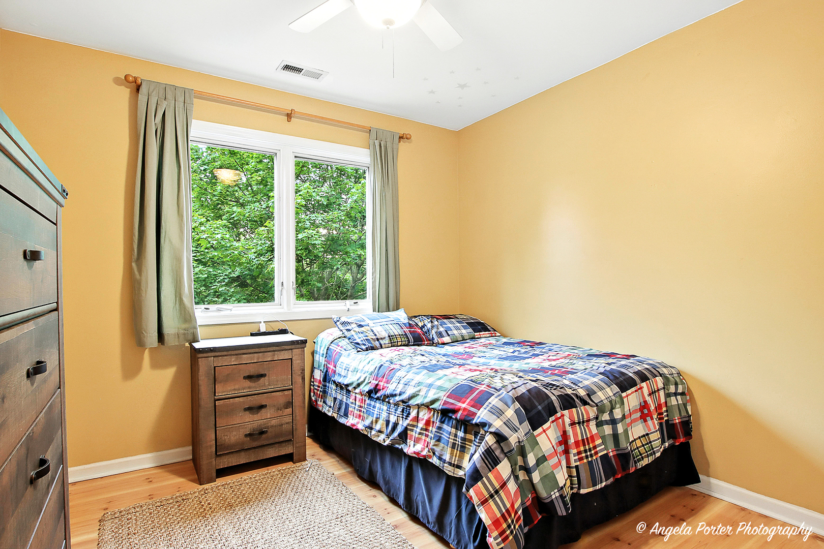 900 Summer Hill Court, Antioch, IL 60002