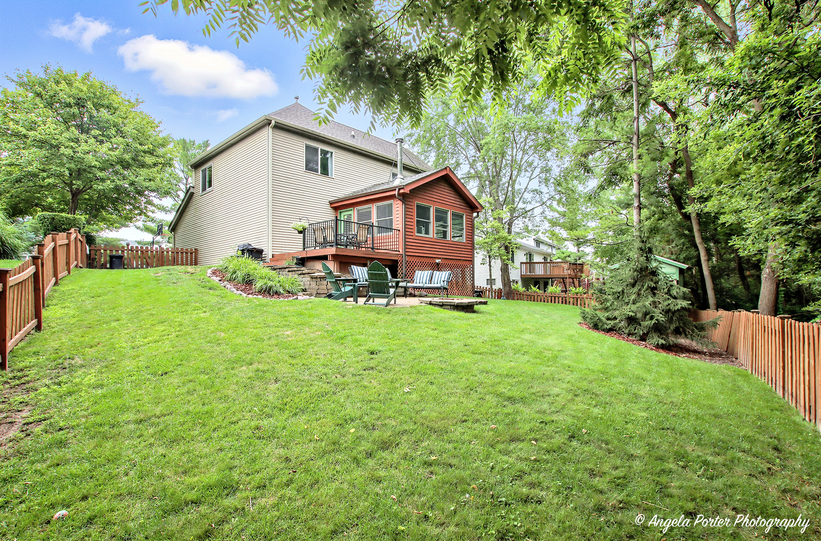 900 Summer Hill Court, Antioch, IL 60002