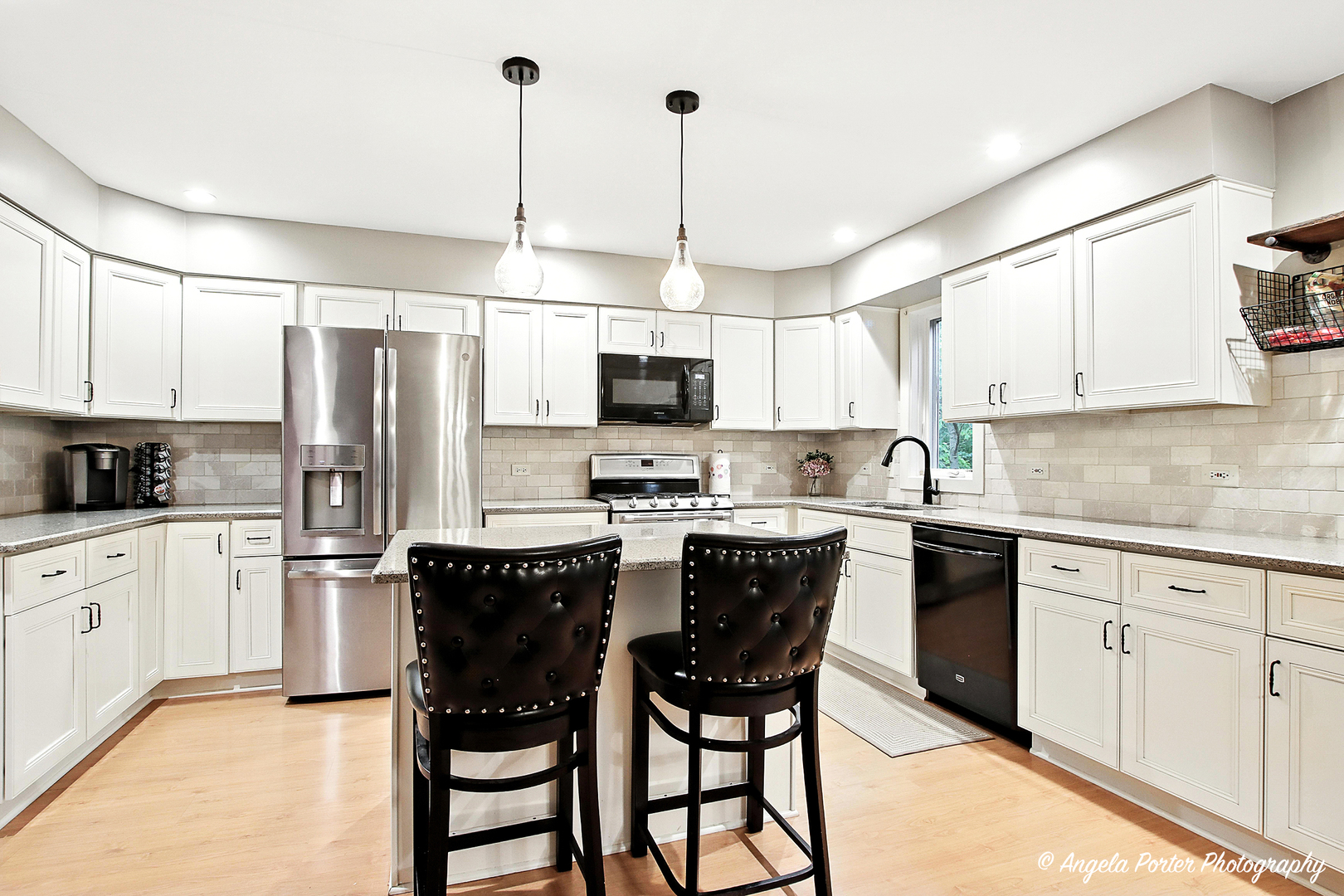 900 Summer Hill Court, Antioch, IL 60002