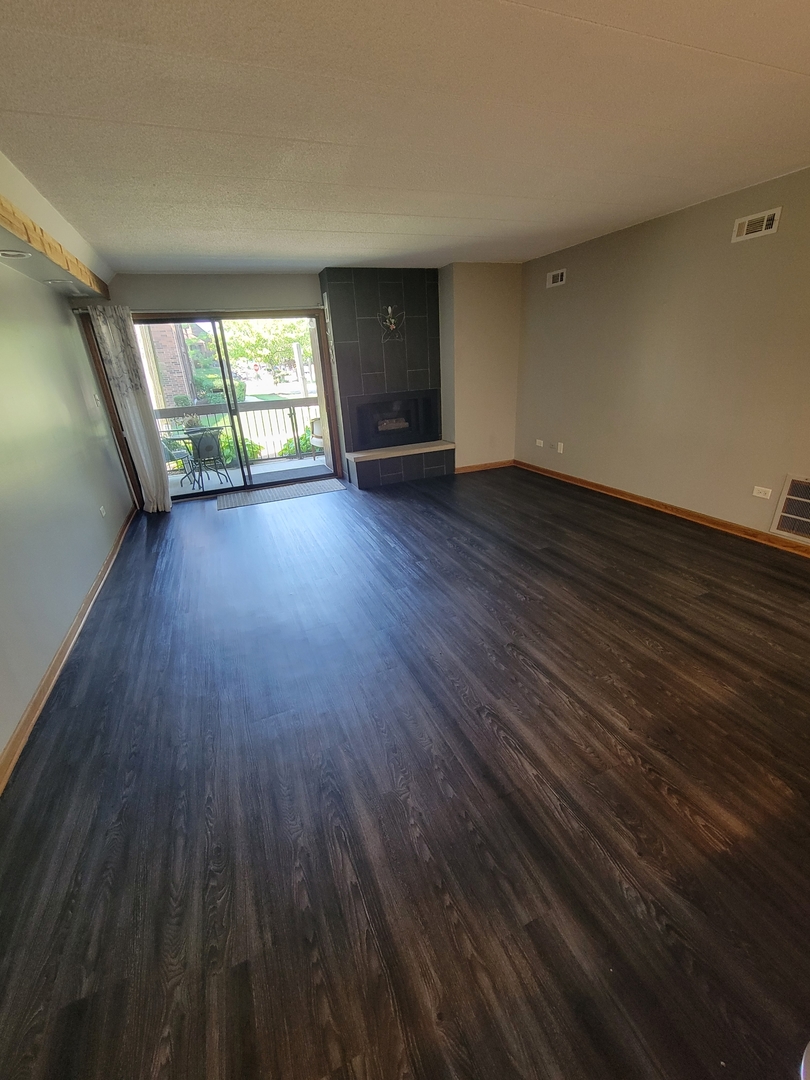 14533 Walden Court #G3, Oak Forest, IL 60452